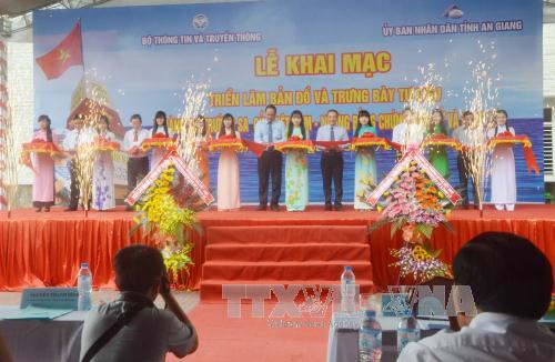 Ausstellung “Vietnamesische Inselgruppe Hoang Sa und Truong Sa- Die gesetzlichen Beweise”